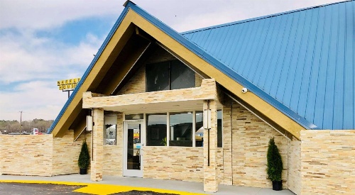 Montgomery Inn & Suites image 1