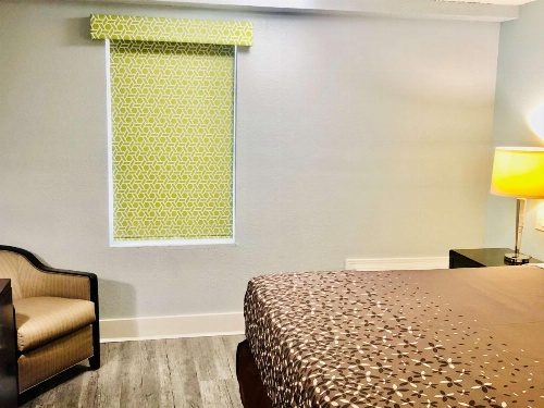 Montgomery Inn & Suites image 16