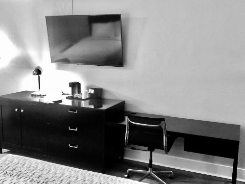 Montgomery Inn & Suites image 19