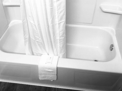 Montgomery Inn & Suites image 21