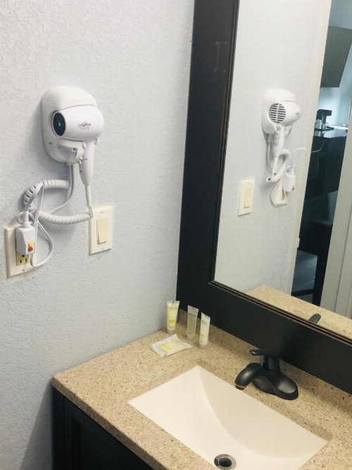 Montgomery Inn & Suites image 24